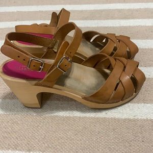 Swedish hasbeens tan braided clog heel
